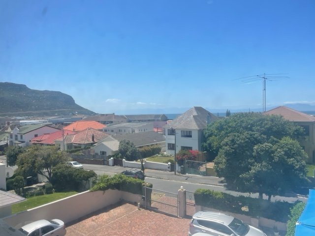 To Let 1 Bedroom Property for Rent in Fish Hoek Western Cape